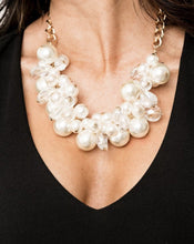 Load image into Gallery viewer, White pearl necklace 