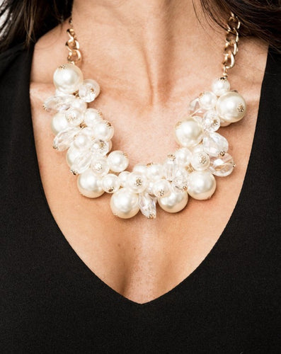 White pearl necklace 