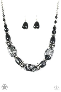 In Good Glazes - Paparazzi Blockbuster Necklace - Black